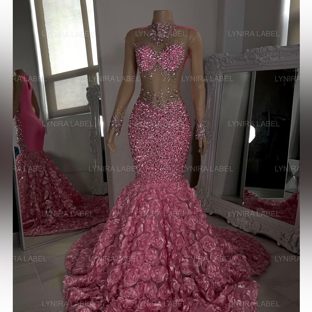 Brand New Never Worn Pink Lynira Label dress Size Small